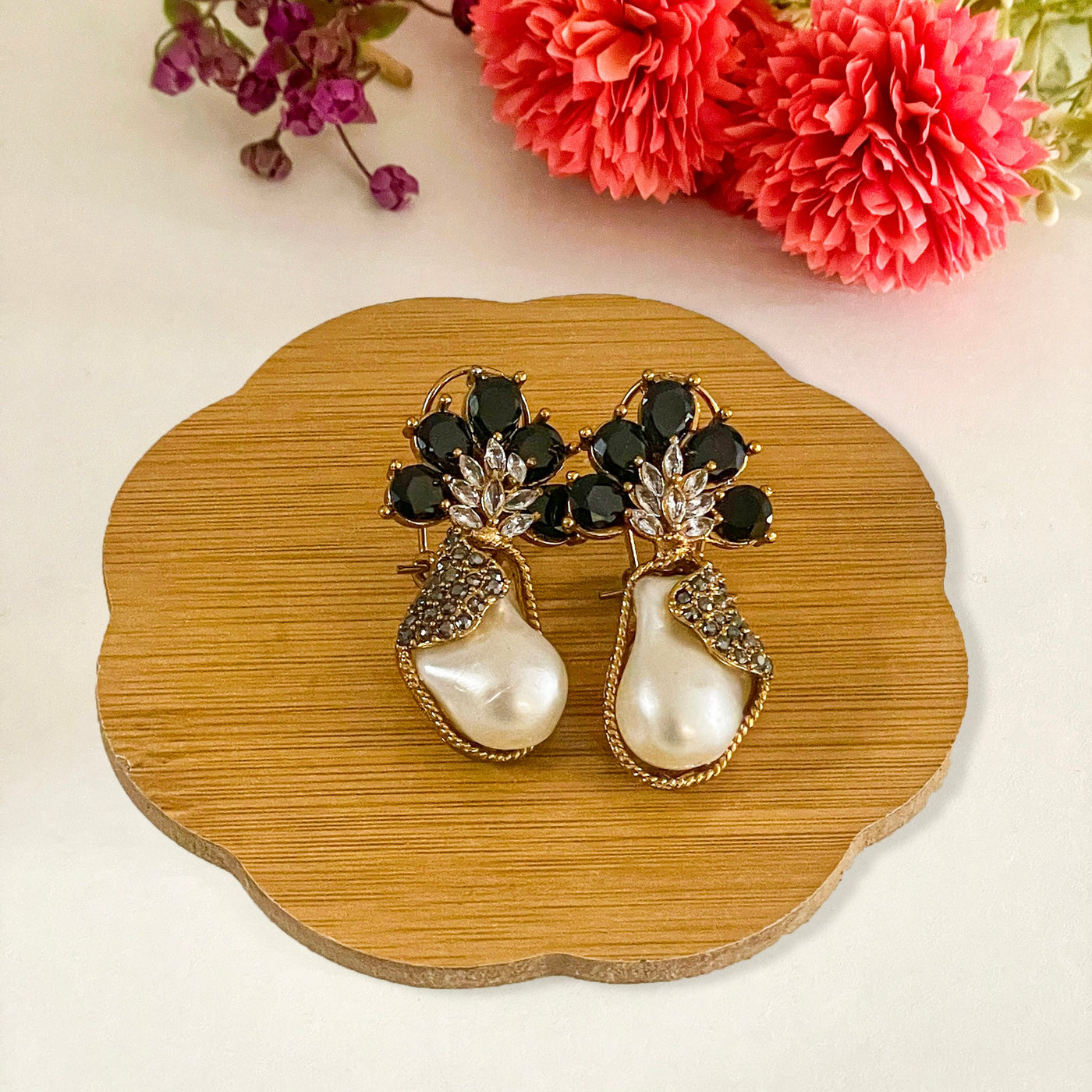 Duraiya Majesty Mother of Pearl Earrings | ER-71