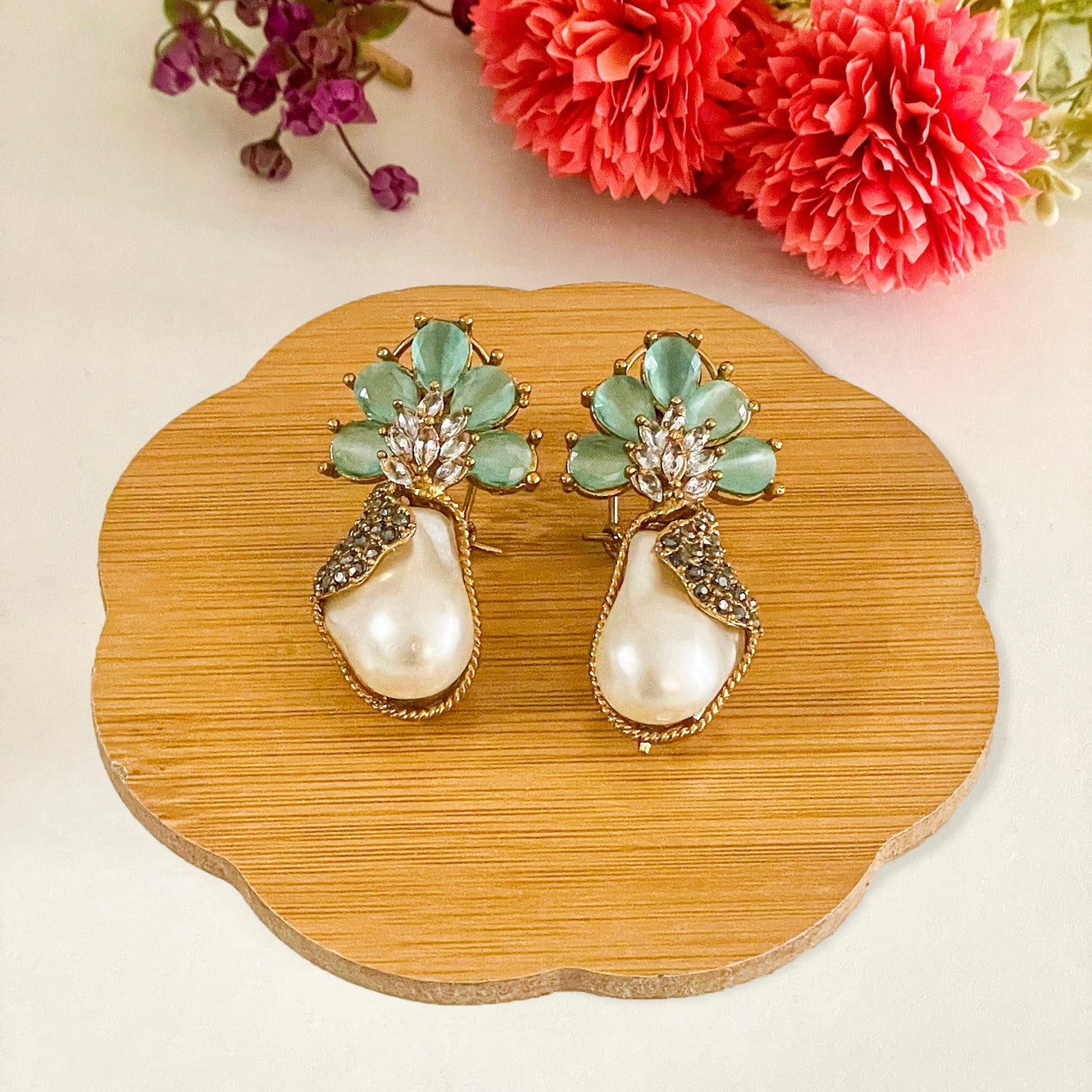 Duraiya Majesty Mother of Pearl Earrings | ER-71