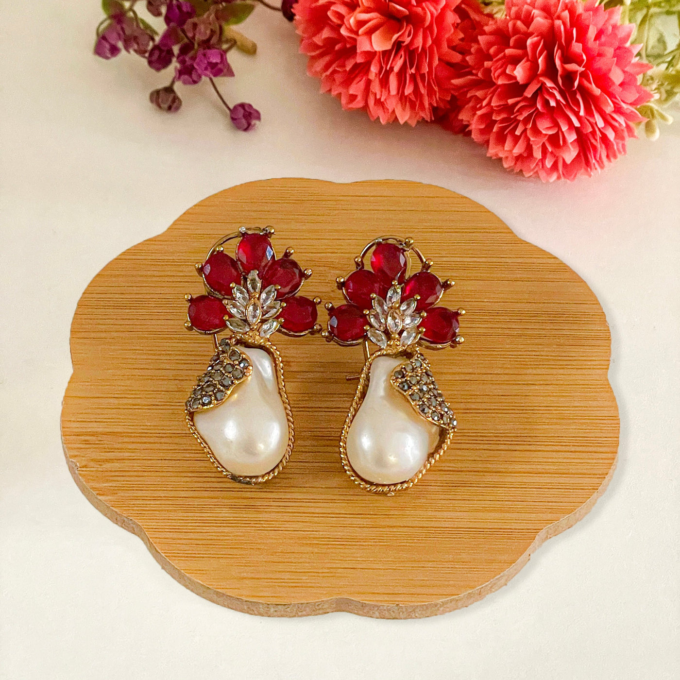 Duraiya Majesty Mother of Pearl Earrings | ER-71